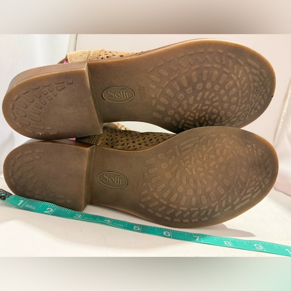 Sofft Nalda Anthracite Gold Perforated Genuine Suede Peep Toe Sandals sz 7.5 - Picture 4 of 6